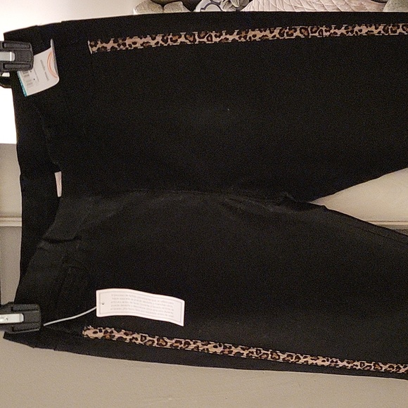 New Leopard Side Stripe Jean Jeggings - Picture 8 of 8